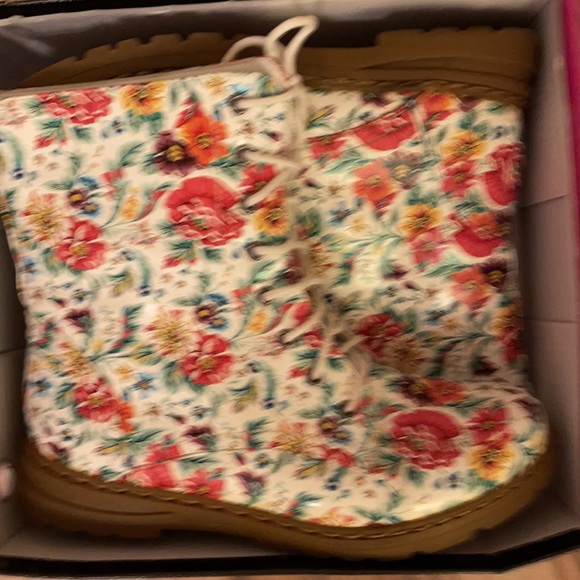 Nature Breeze, flowers, red, blue, yellow color boots 👢,size10,5-11 USA. - Picture 8 of 12